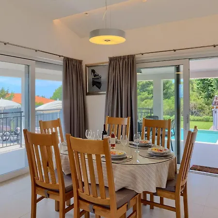 펜션 Monte Uliveto 풀라